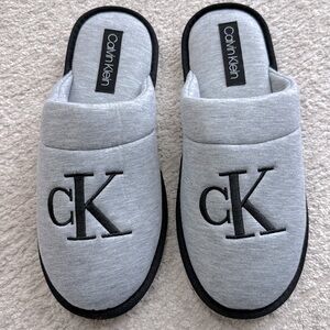 *LIKE NEW* Calvin Klein Men's Xenith Gray/Black Slide-On Slippers - Size 12